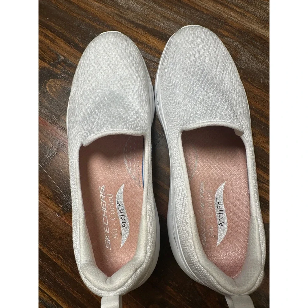 Skechers GO WALK Arch Fit White Slip On Sneakers 125313‎ Womens 9 Mens 7.5